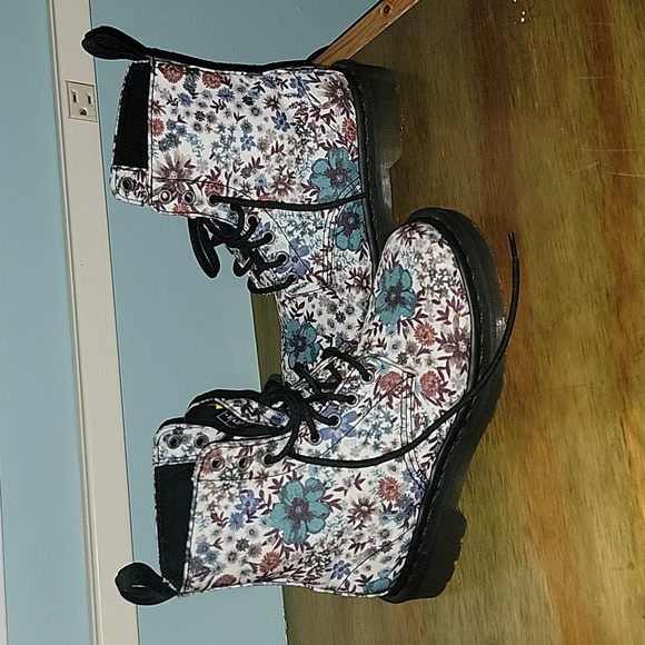 Dr. Martens Shoes - Dr. Martens rare Floral 1460 ? Pascal flower Wanderlust Lace Up Boots US Women 6